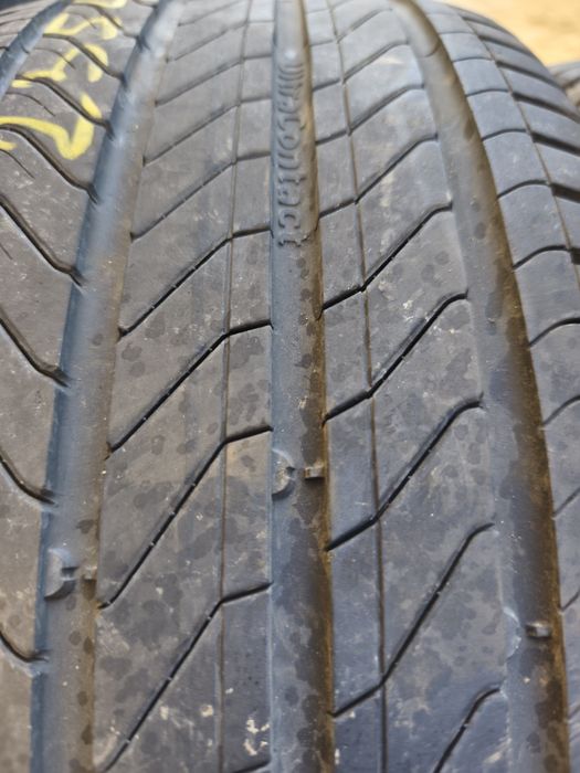 Гуми 235 45 19 Continental dot 25