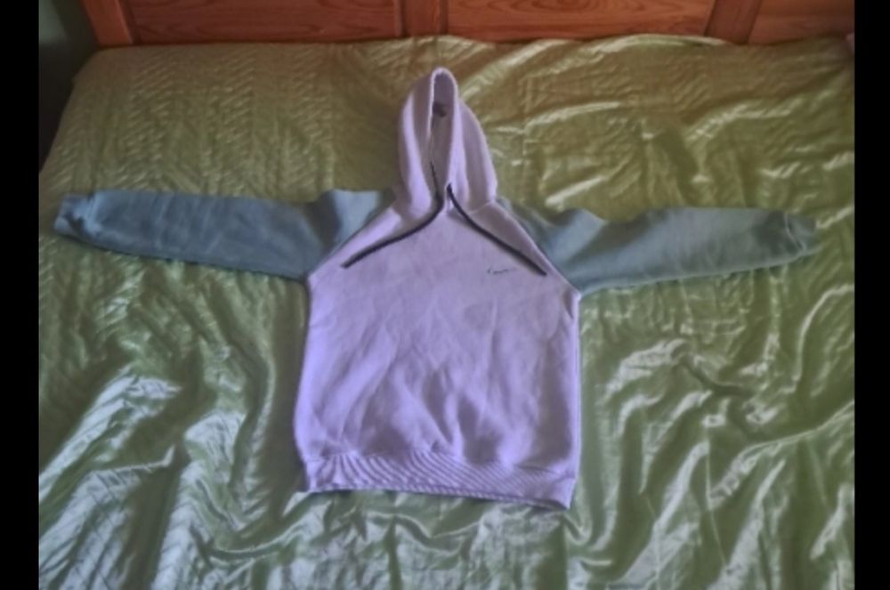 Продавам суичер на Nike Спешно!!!