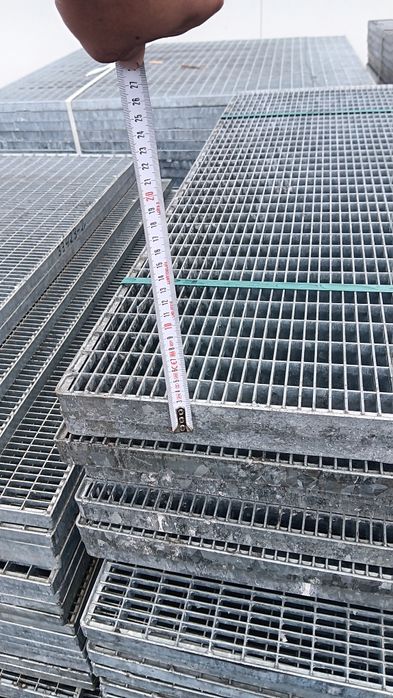 Grătare zincată orice dimensiune dorește clientul avem pe stoc