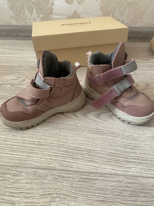 Продам Ботиночки для девочки