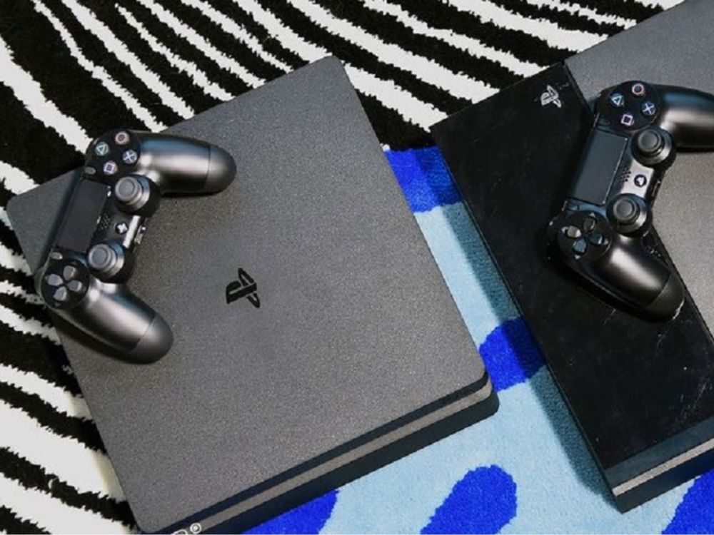 Продам PlayStation 4 kaspi red