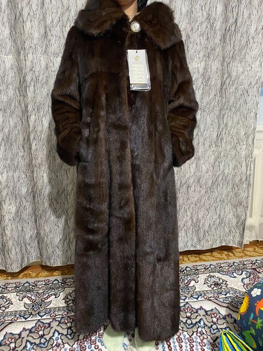 Продам шубу норковую новая