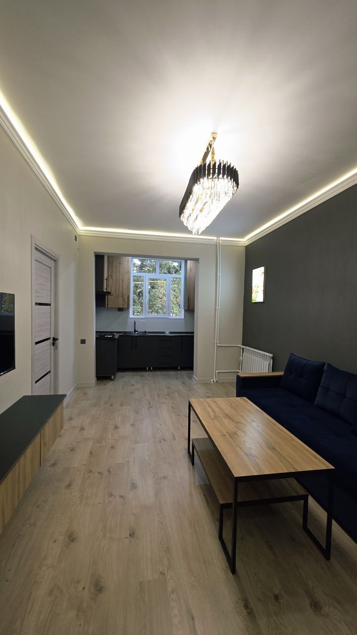 Продам  3 комнатная  квартира  на Авиасозлар  3