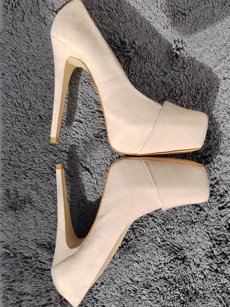 Pantofi Zara cu toc înalt cream