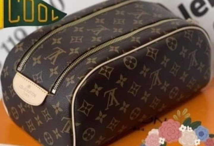 Borseta unisex/portfard, Louis Vuitton, new model, saculet, etichetă