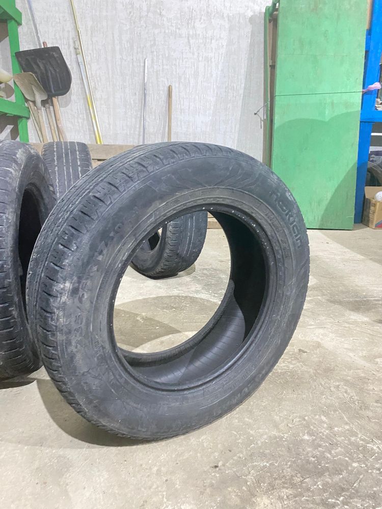 Продам шины Nokian