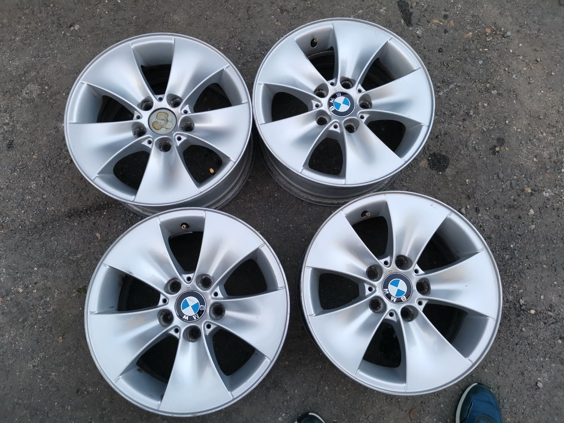 Set 4 jante aliaj pe 16 țoli originale de BMW 5x120