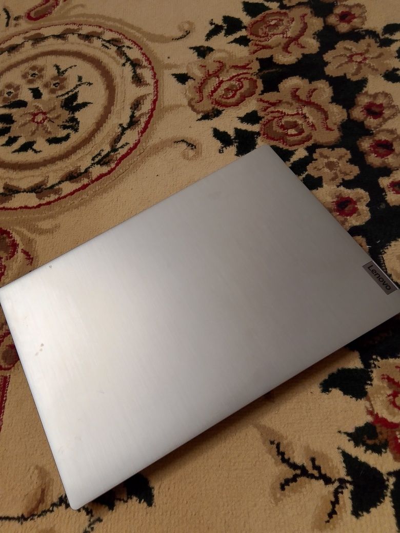 Lenove IdeaPad slim 3