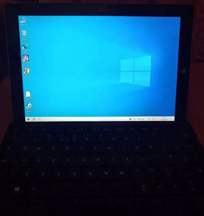 Tabletă cu tastatura