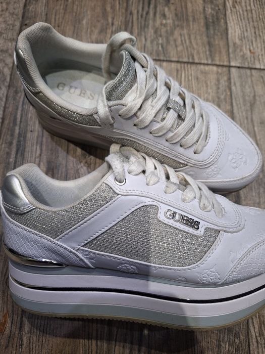 Маратонки  GUESS