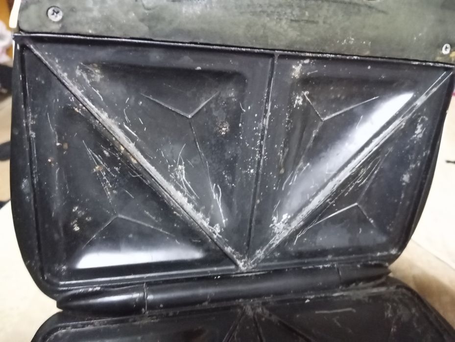 Сендвичница продается