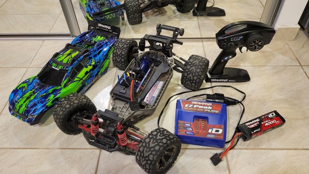 Traxxas Rustler 4x4 VXL - 3s Upgraded cu lipo traxxas 4000 și Traxxas