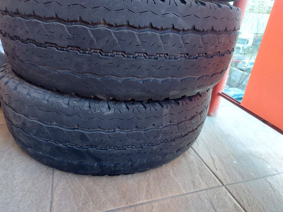 Vând 4 anvelope 215 70 r15 C