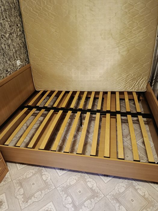 Продам  кровать 20000