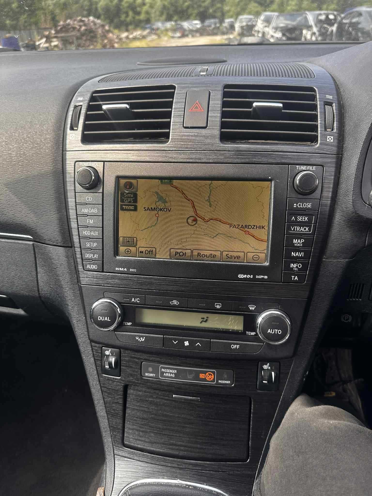 Продава се на части  Toyota Avensis T27 2.0 D4D 2010 г