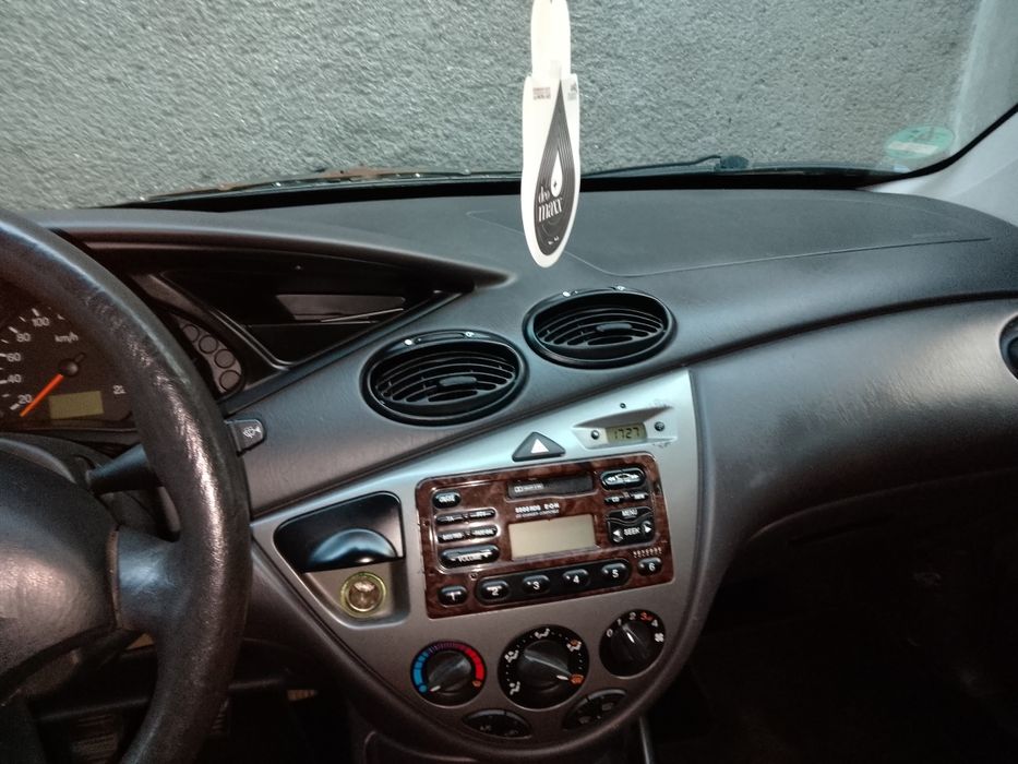 Ford Focus Break 1600 cmc Benzină,  AC, 2004