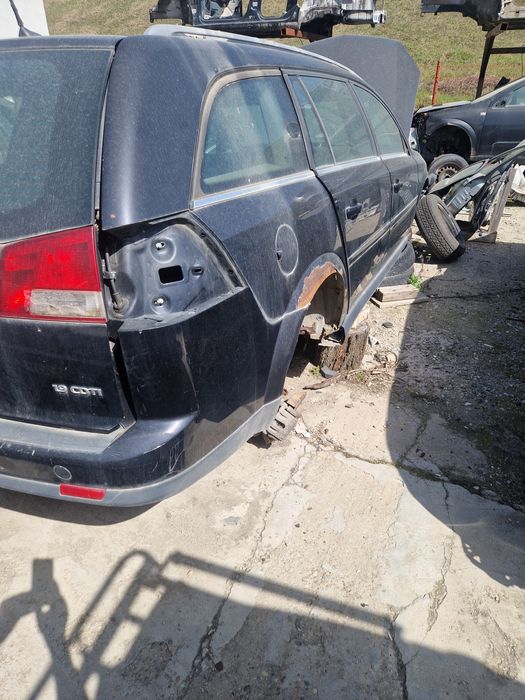 Dezmembram Opel Vectra C break an 2007 1900cc