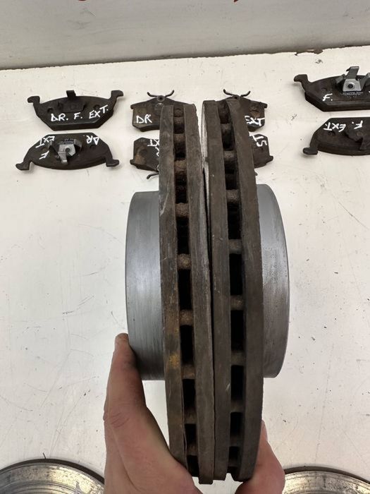 Discuri placute frâna fata spate 1.9 BKC BXE BLS Golf 5 Octavia 2 A3