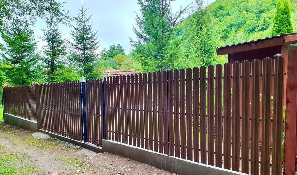 Construim garduri și porți la comanda clientului