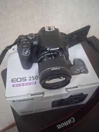 Canon EOS 250D EF-S 18-55 IS STM