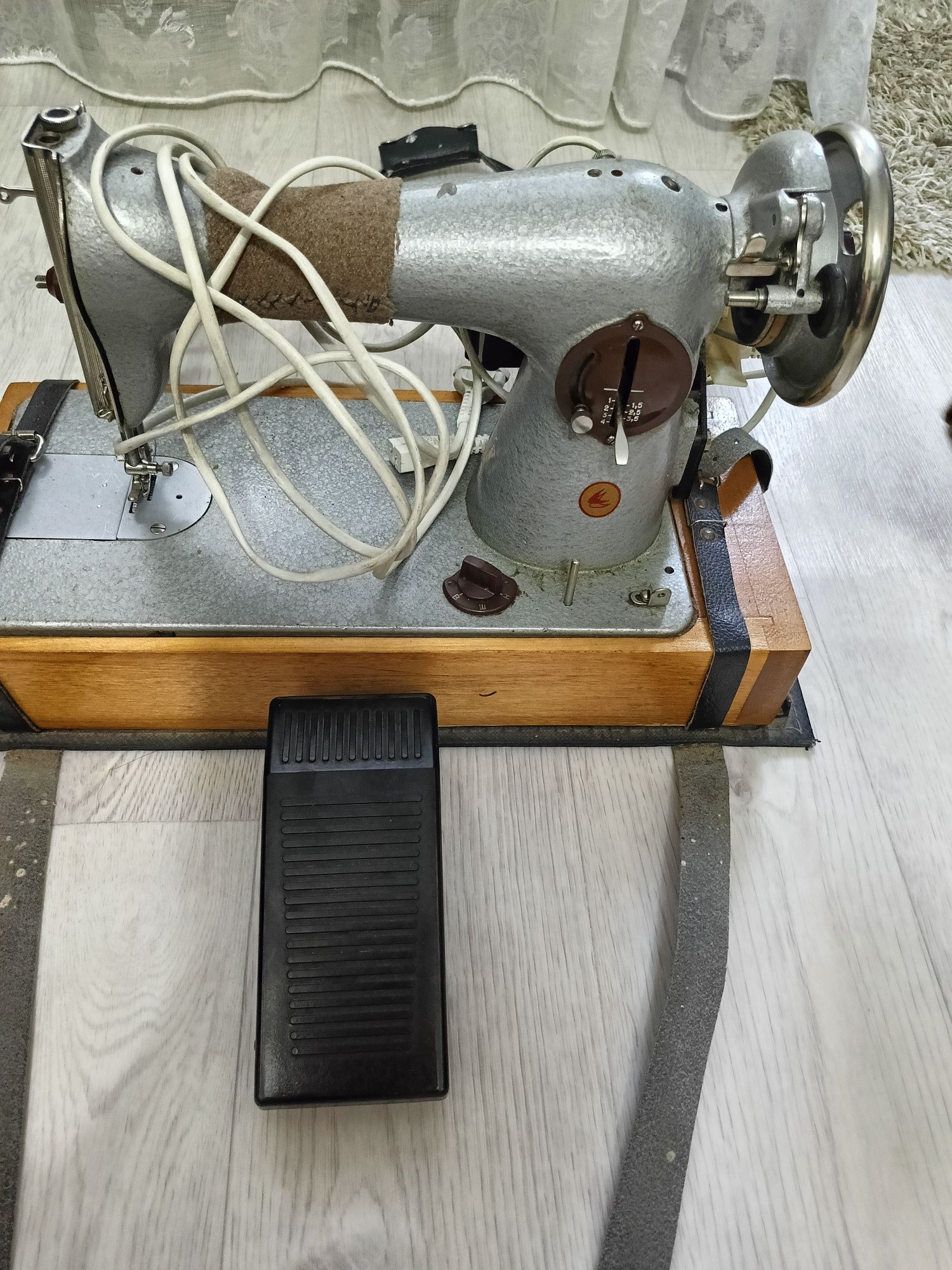 Швейная машина TUR2