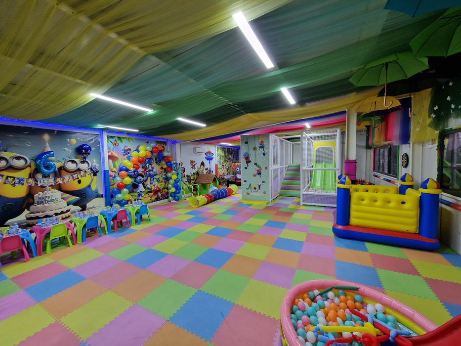 Vand afacere loc joaca