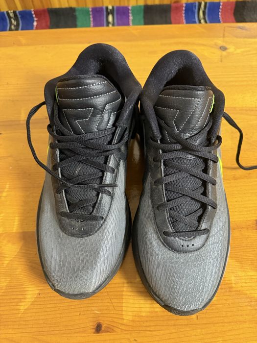 Nike giannis freak 6