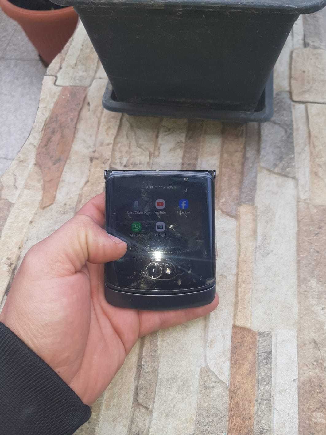 Motorola razar flip 5g