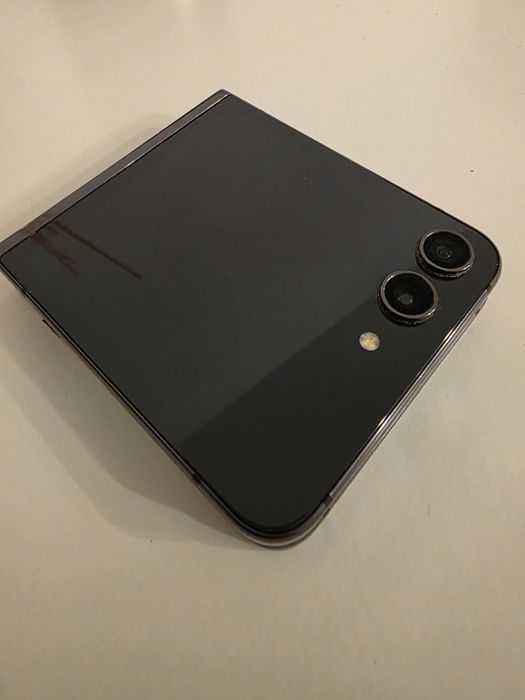 Samsung Galaxy ZFlip 5