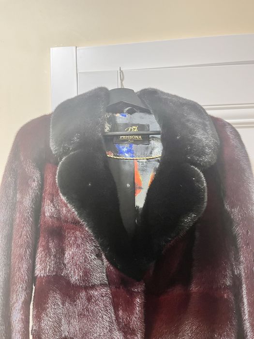 Продается элегантная бордовая норковая шуба с воротом
