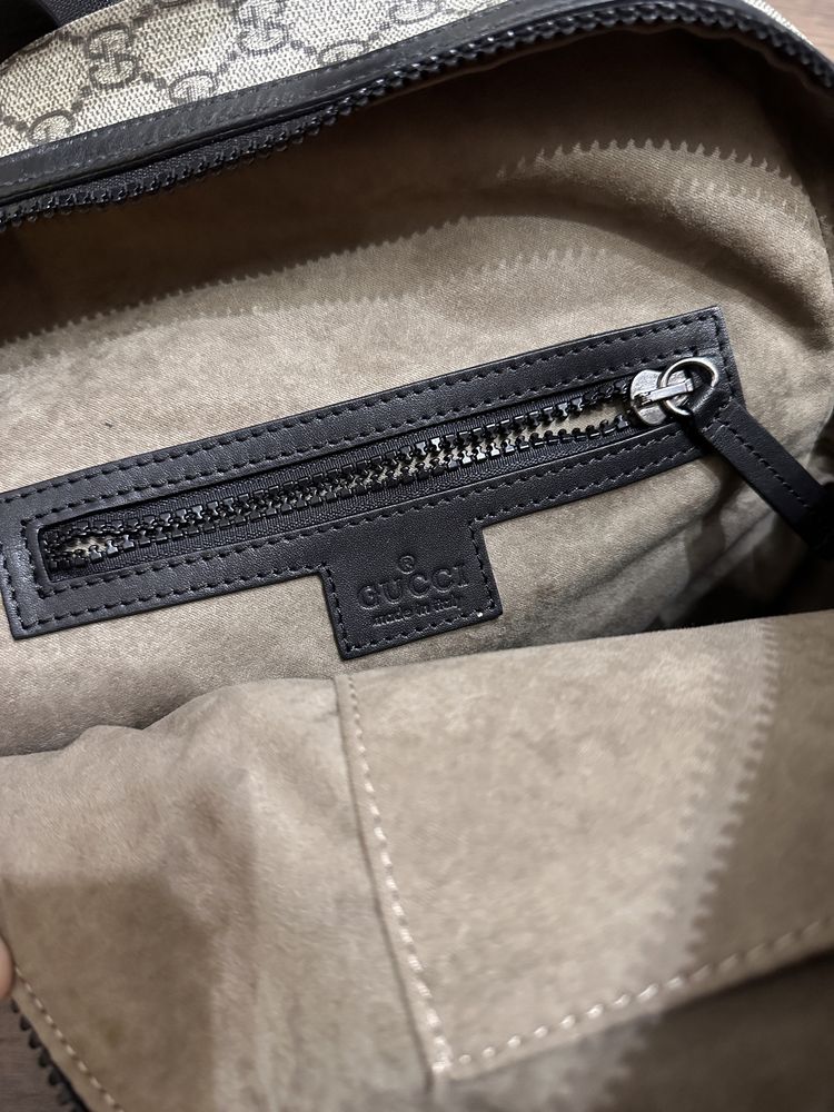 Gucci GG Supreme Monogram раница