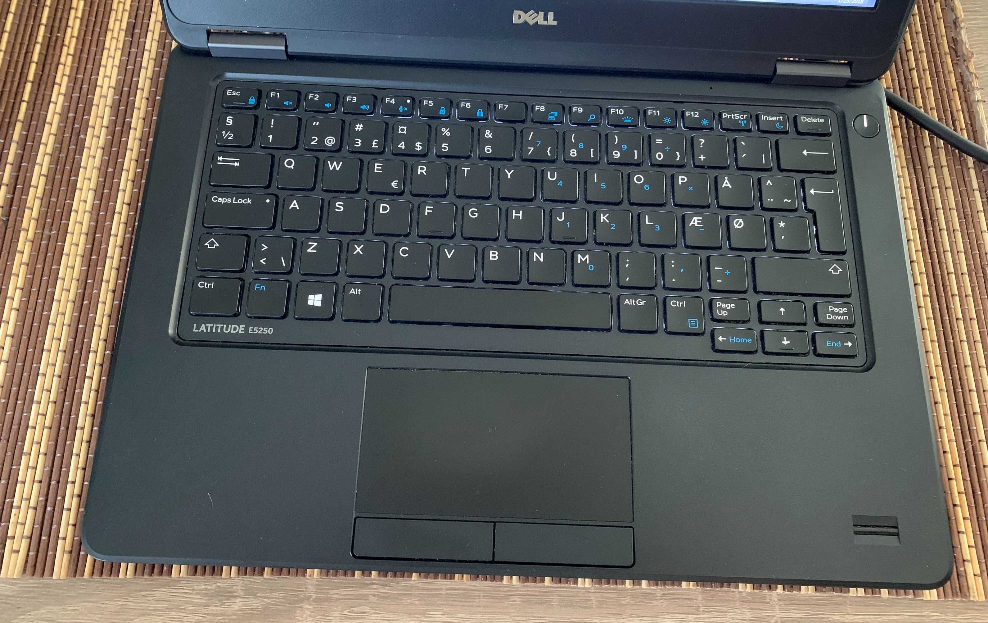 Laptop Dell Latitude E5250 i3 4030 500 Gb 8 Gb ram 12.5 inchi fara bat