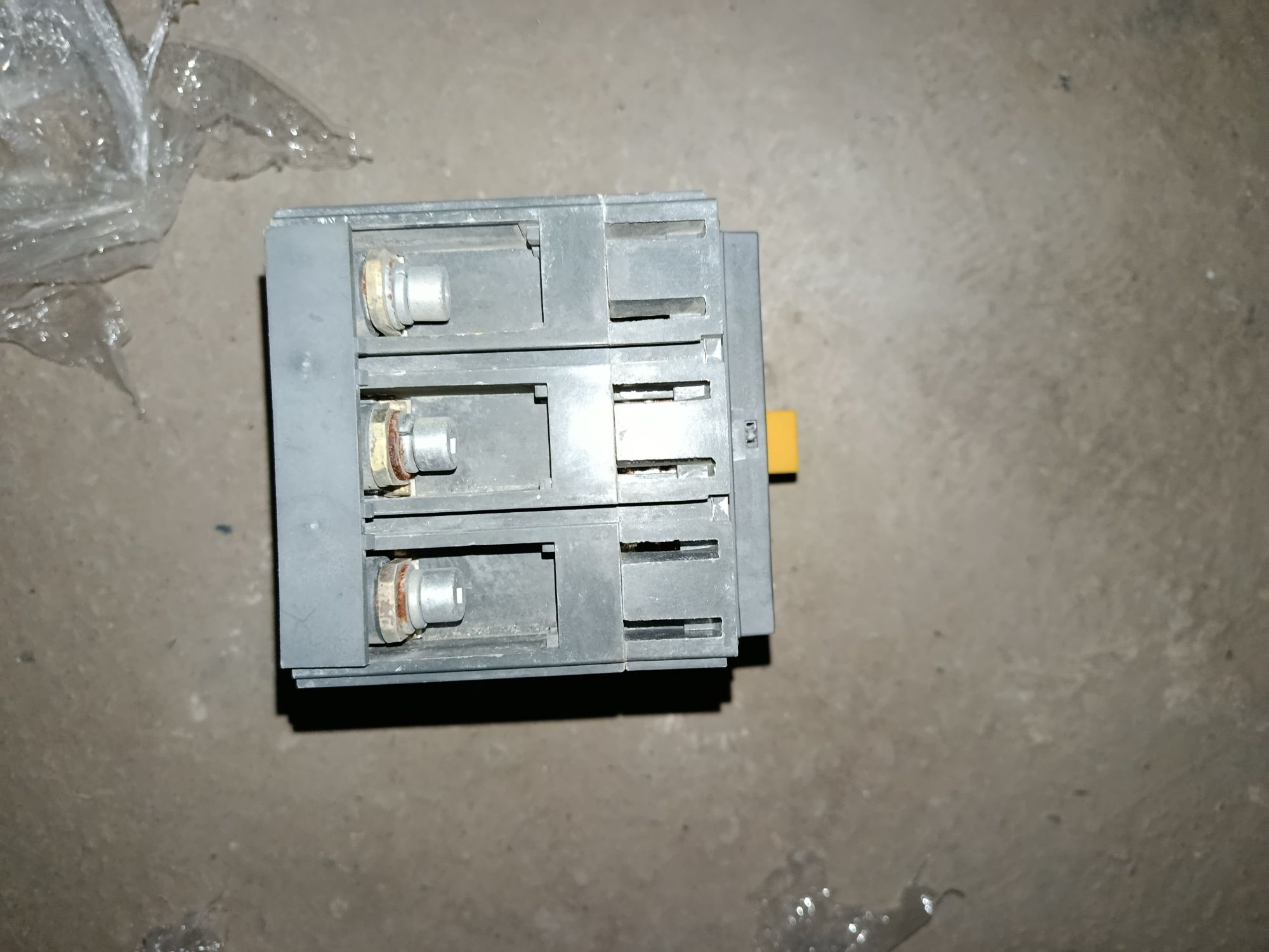 Avtomat IEK BA88 200A