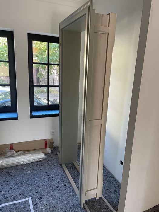 Usa interior lemn masiv