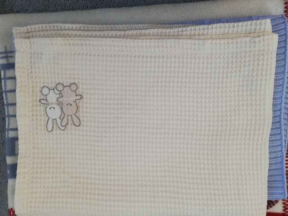 Vând set de pleduri bebeluși