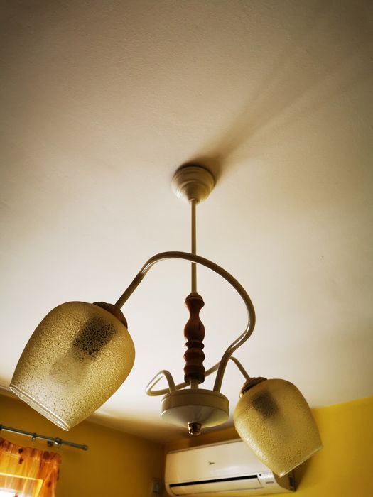 Лампа за таван с три аплика