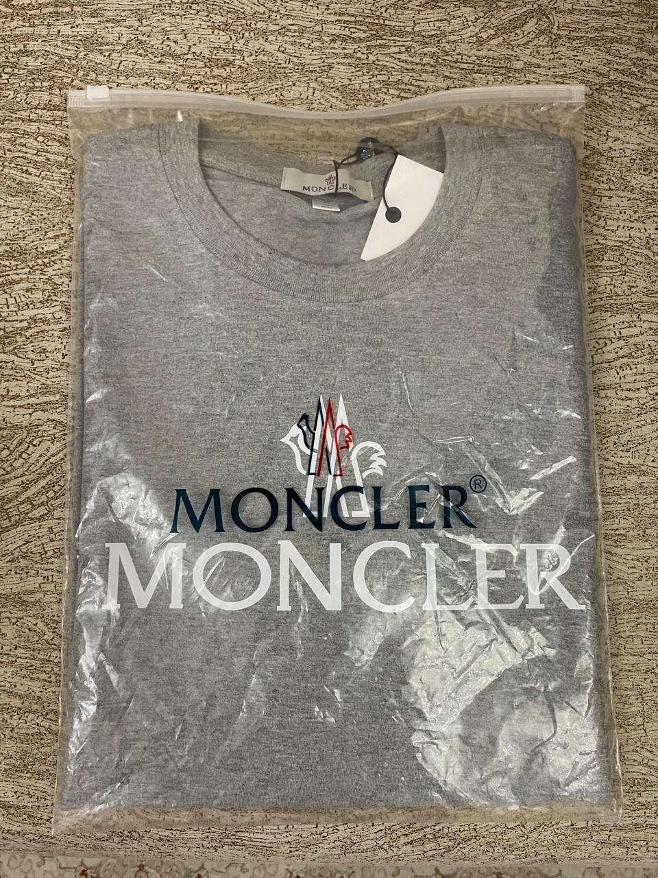 Футболка Moncler