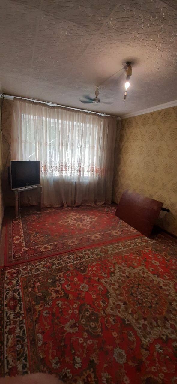 * ИНЯЗ 1/1/4 Чиланзар 9 квартал Продаётся квартира