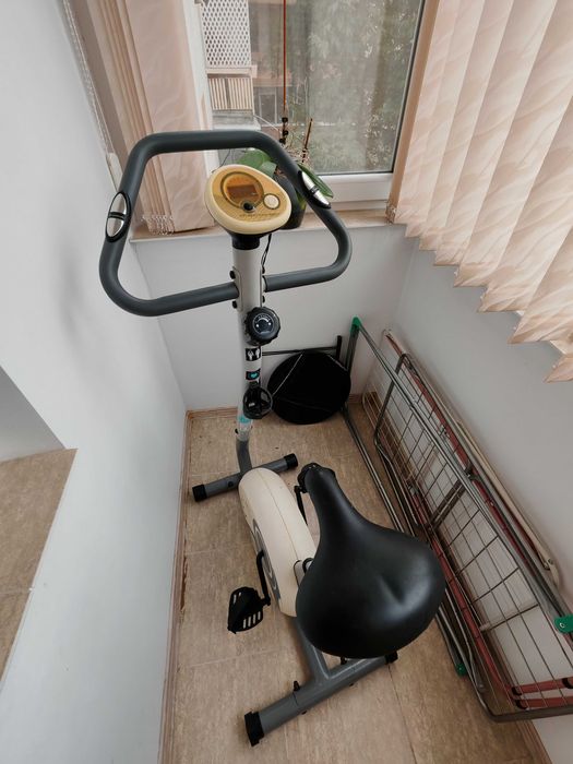 Bicicleta sport statica cu 8 trepte de intensitate