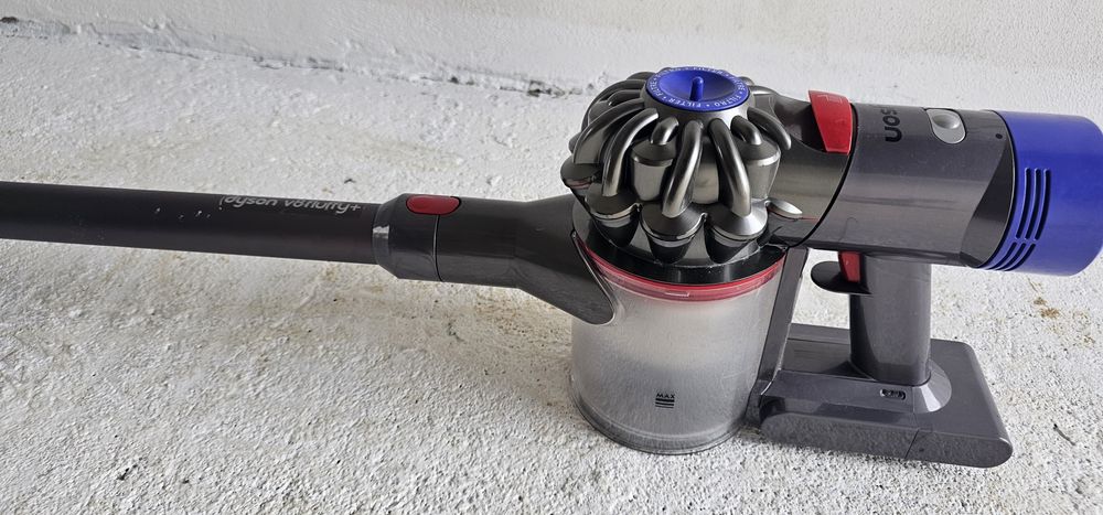 Dyson v8 Fluffy Pret Bun