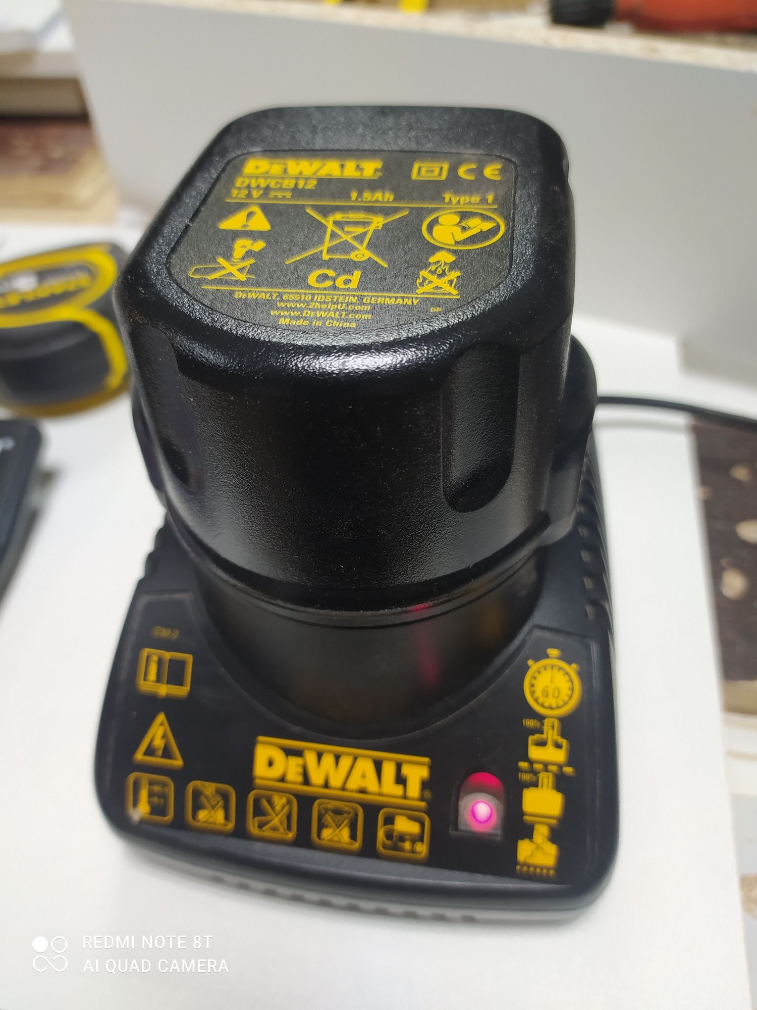 Зарядное устройство "DeWalt"