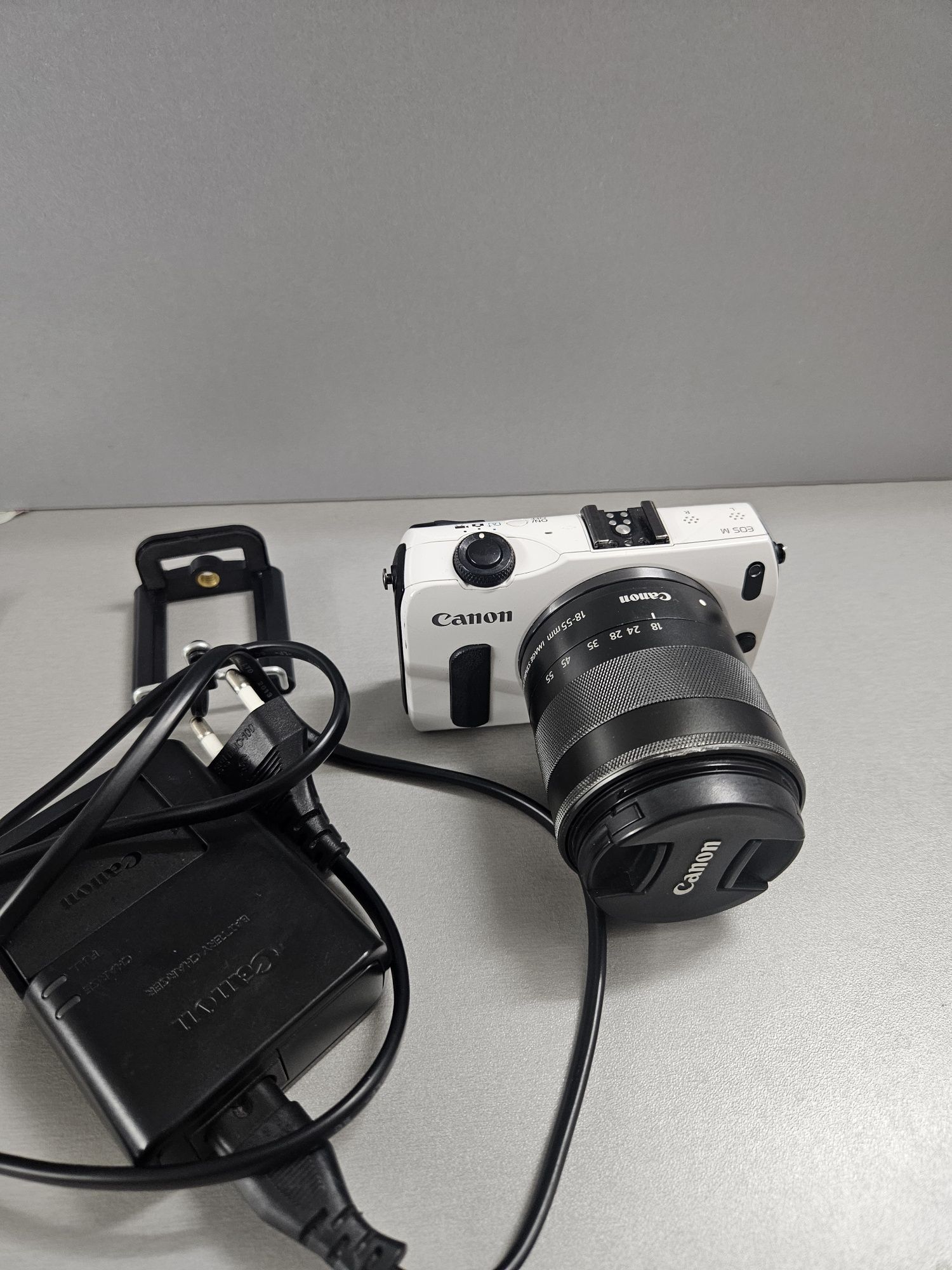 Canon EOS M фотоапарат