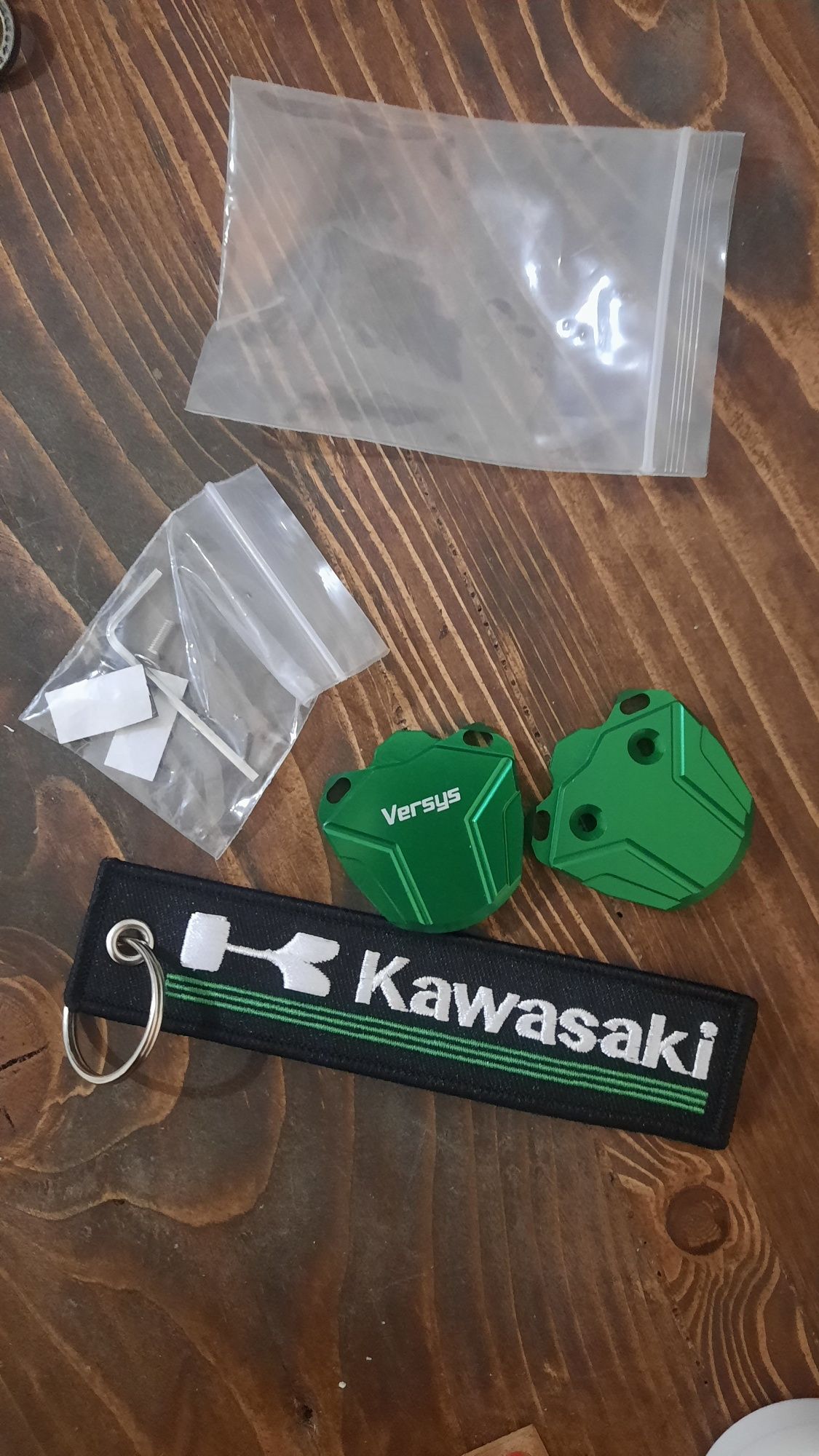 Carcasa cheie Kawasaki Versys 2015-2019 + breloc cadou
