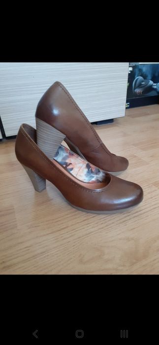 Pantofi din piele, noi