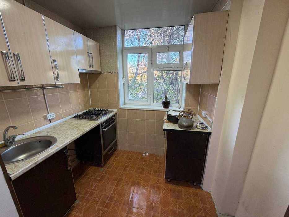 Продаётся 2х комн квартира на 3 этаже Ор-р Центральная аптека