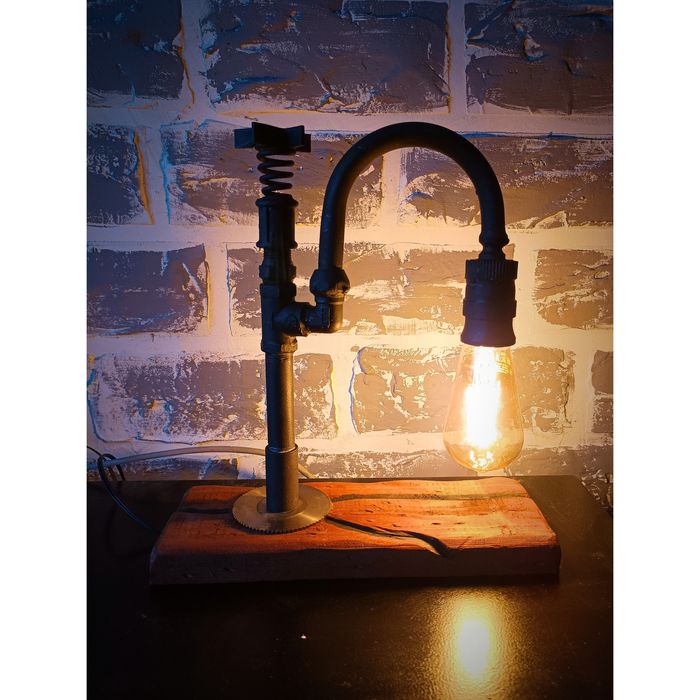 Настолна лампа в стил steampunk