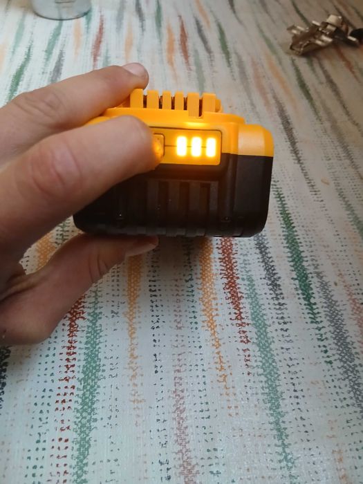 Батерия DeWalt XR 20V, 5000mAh, черна