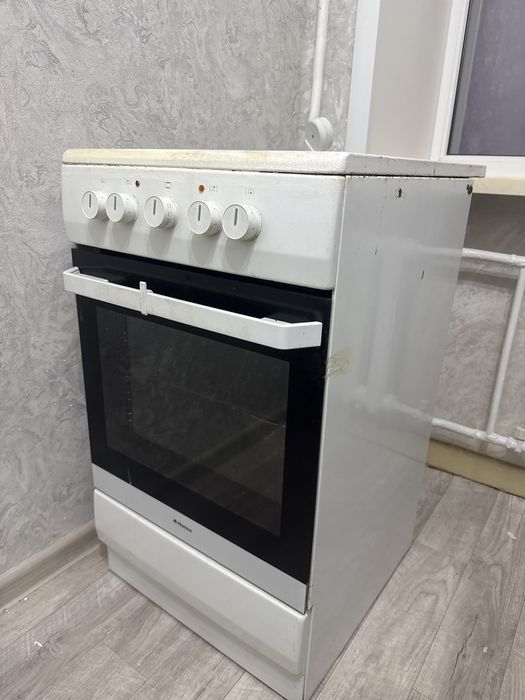 Продам кухонную плиту. Очень быстро нагреввется.