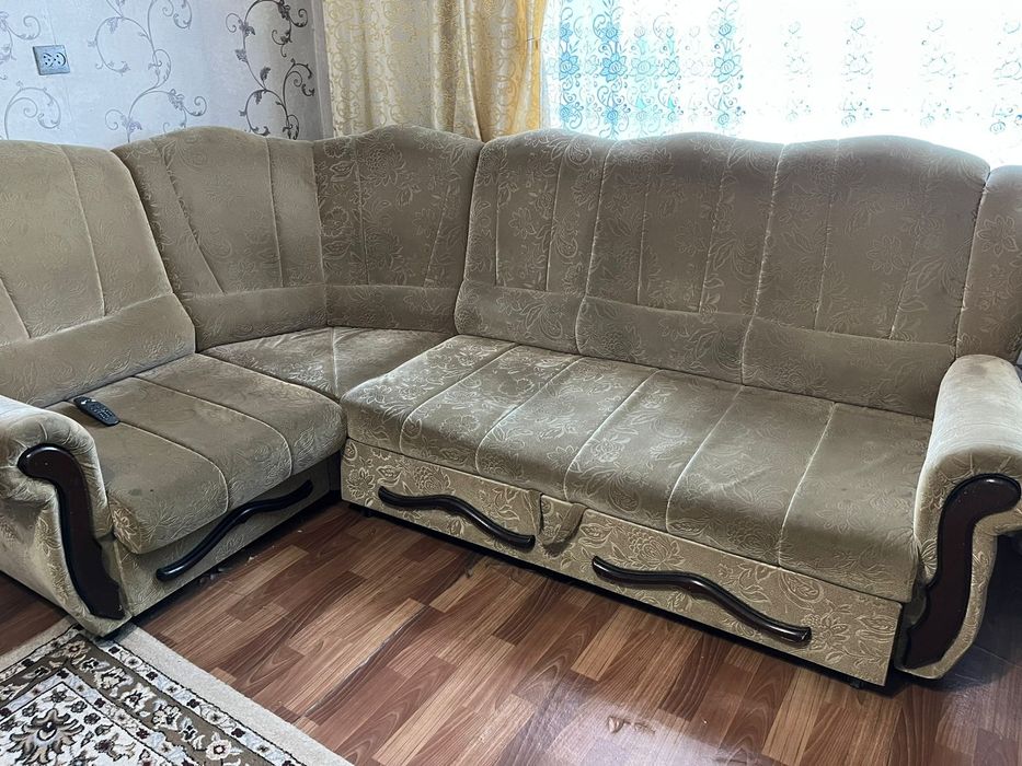 Продам угловой диван