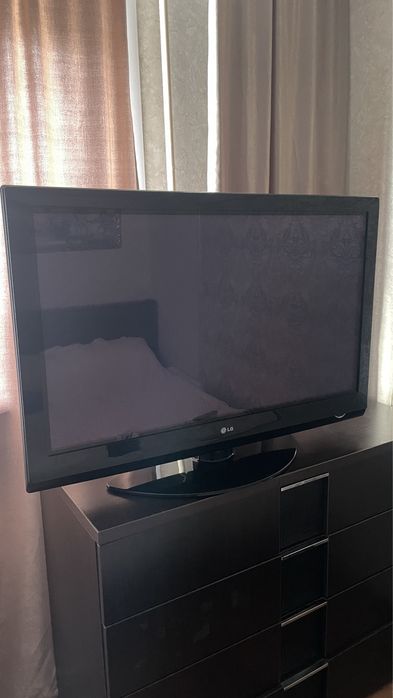 Телевизор LG б/у в хорошем состоянии